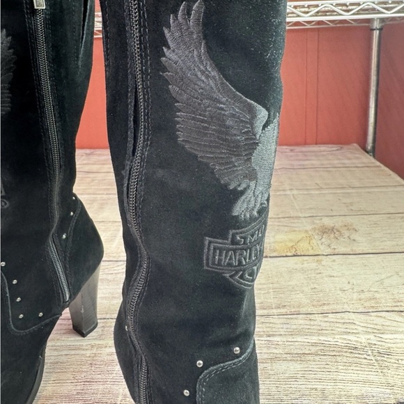 Harley Davidson Black Suede Knee High Boots Womens 7 Logo Wings Embroidery - Picture 3 of 8